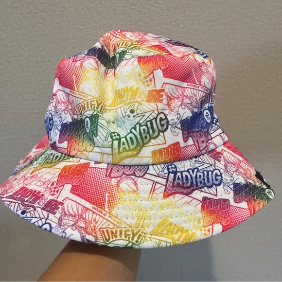 Miraculous Ladybug Spring 2022 CultureFly Collectors Box Limited Bucket Hat - Picture 3 of 6